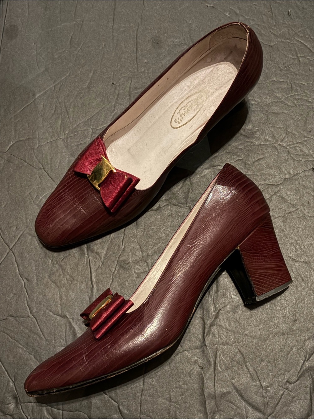 Lawry’s Bow Front All Leather Heels Burgundy Size 9